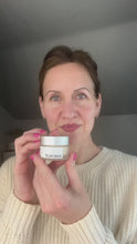 Load and play video in Gallery viewer, Phyto-5 Face Cream: Natural Moisturizer with Cacao Absolute & Imortelle (Helichrysum italicum) and Silk peptides.