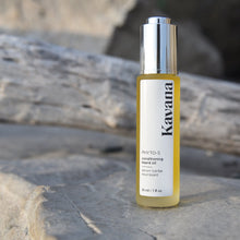 Load image into Gallery viewer, KAVANA's Hemp and Jojoba Beard oil deeply nourishes your beard and the skin underneath it, helping reduce hair loss and beard patchiness, while strengthening the hair follicle thanks to powerful Phyto-5 complexe and botanical oils of Nigella, Avocado, Hemp, Jojoba, Olive, Carrot Root and more. Groom yourself with ease