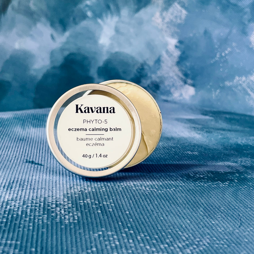 KAVANA's Phyto-5 Eczema balm helps you get relief from your eczema symptoms. Powered by KAVANA's signature blend of Phyto-5, five healing plants including Rosehip seed oil, Calendula, Plantain, Echinacea, Comfrey to heal and protect skin, it also has marshmallow root, non-nano zinc oxide, Neem oil, Sea bBuckthorn seed oil and Yarrow to calm inflamed skin.