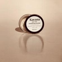 Load image into Gallery viewer, Kavana&#39;s loose podwer is mattifying and transparent, perfect for brides, or anyone looking for a matte finishing powder. All natural and 100% talc free!
