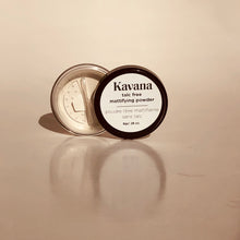Load image into Gallery viewer, Kavana&#39;s loose podwer is mattifying and transparent, perfect for brides, or anyone looking for a matte finishing powder. All natural and 100% talc free!
