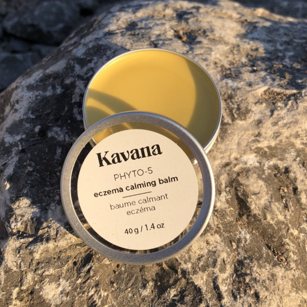 KAVANA's Phyto-5 Eczema balm helps you get relief from your eczema symptoms. Powered by KAVANA's signature blend of Phyto-5, five healing plants including Rosehip seed oil, Calendula, Plantain, Echinacea, Comfrey to heal and protect skin, it also has marshmallow root, non-nano zinc oxide, Neem oil, Sea bBuckthorn seed oil and Yarrow to calm inflamed skin.