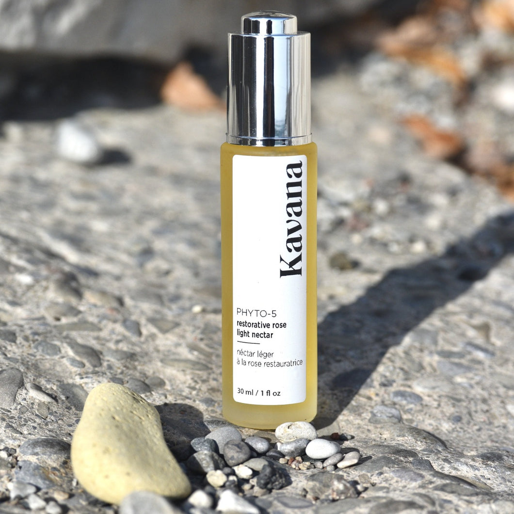 Ultra-lightweight, KAVANA Restorative Rose Nectar is excellent for sensitive skin. A 'dry-touch', vegan blend of botanical face oils and essential oils, helps acne and rosacea sufferers, whose skin may be red, flakey & lacking hydration. This all-natural, non-toxic face nectar contains no retinoids or benzoyl peroxide